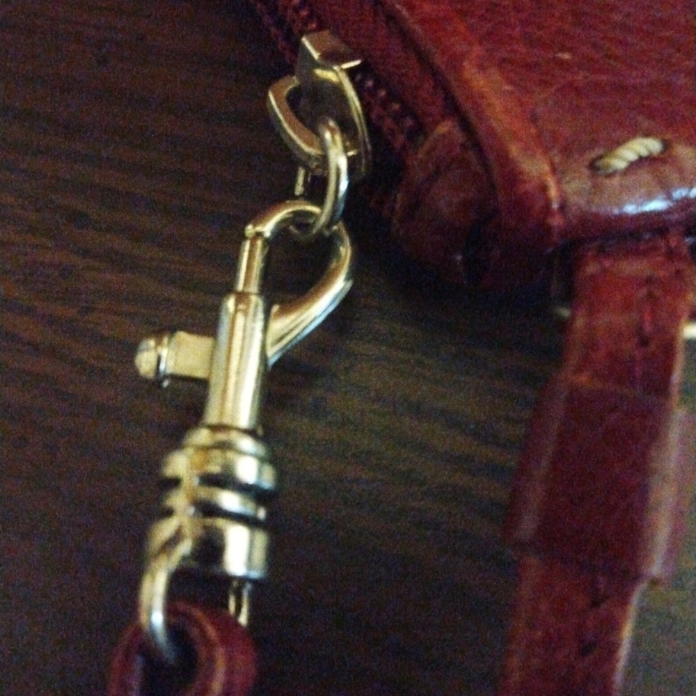 Fossil Wristlet Genuine Leather Coin Holder Style Deep Wine Red Zipper Top - Picture 5 of 8